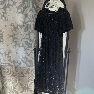 Ivy City Co Black Sequin Midi Dress